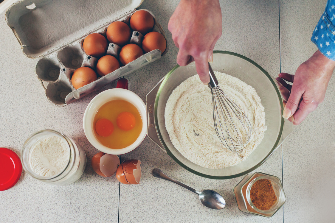 making cakes